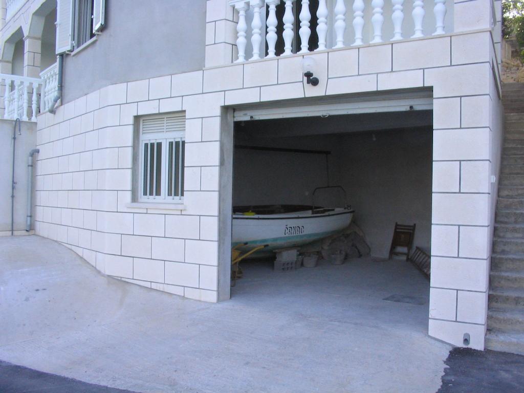 Apartments Gugic Prigradica Bagian luar foto