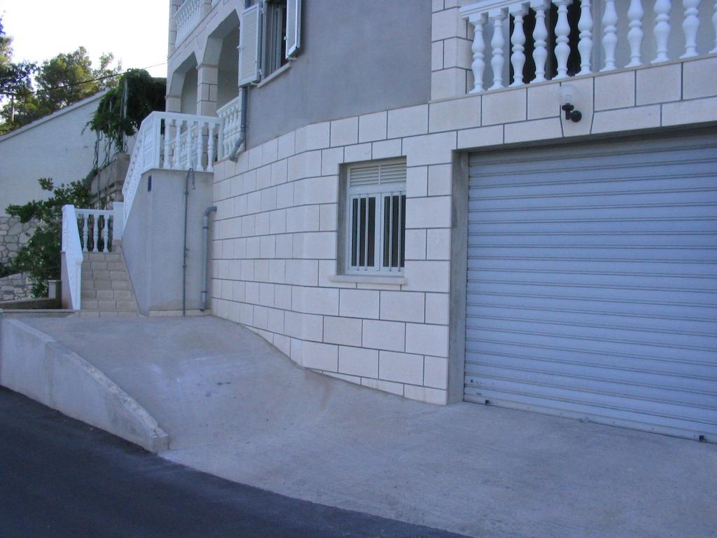 Apartments Gugic Prigradica Bagian luar foto